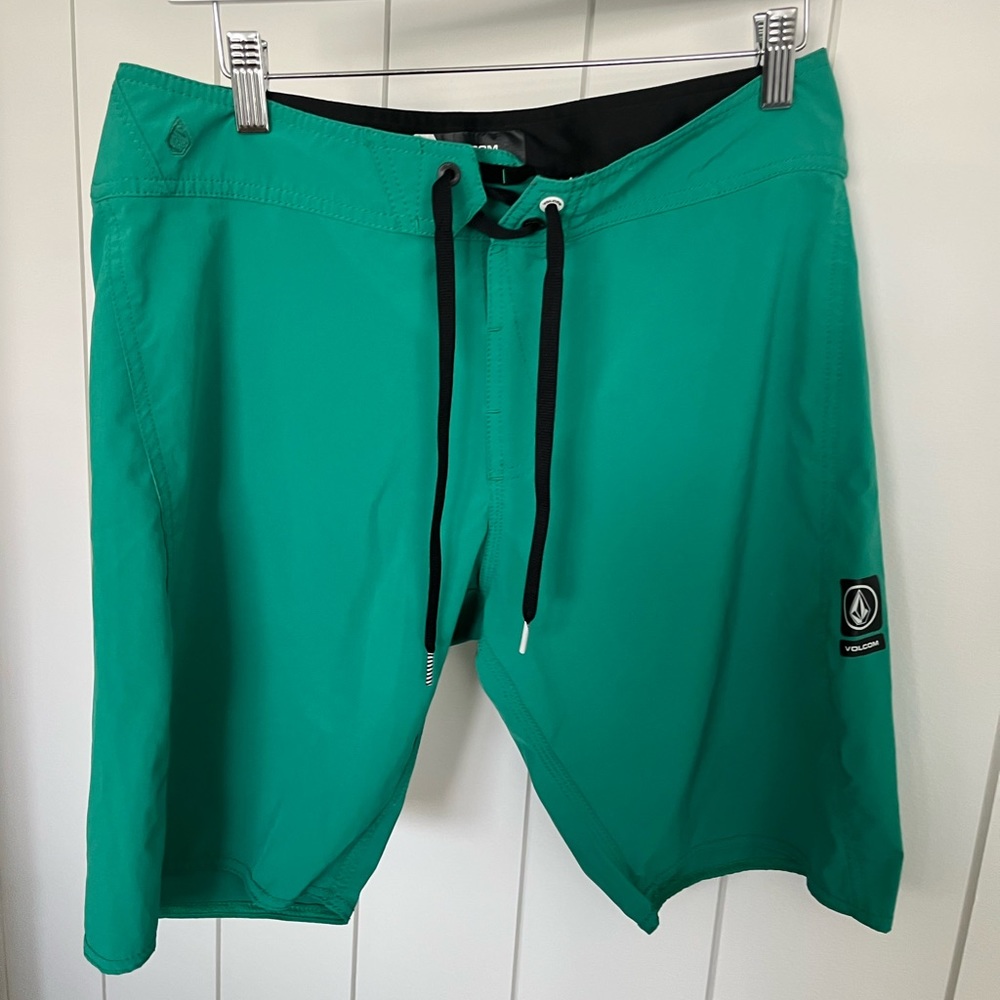 Volcom Board shorts  Size 30 - Picture 2 of 3